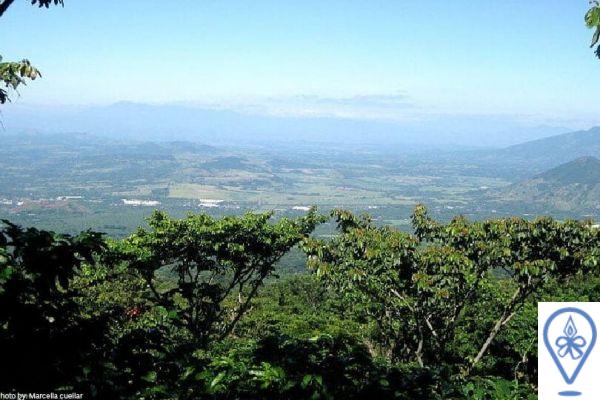Rutas de senderismo cerca de San Salvador: Descubre la belleza natural de la región