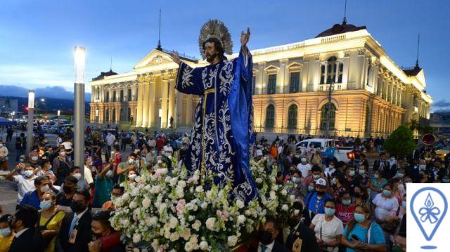 San Salvador multicultural: Lugares de culto y festivales religiosos en la ciudad